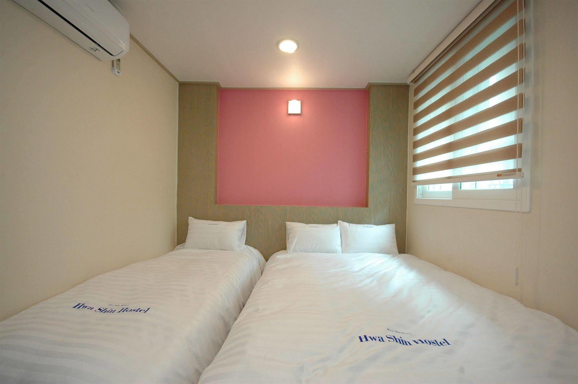 Dongdaemun Hwashin Hostel Seúl Exterior foto