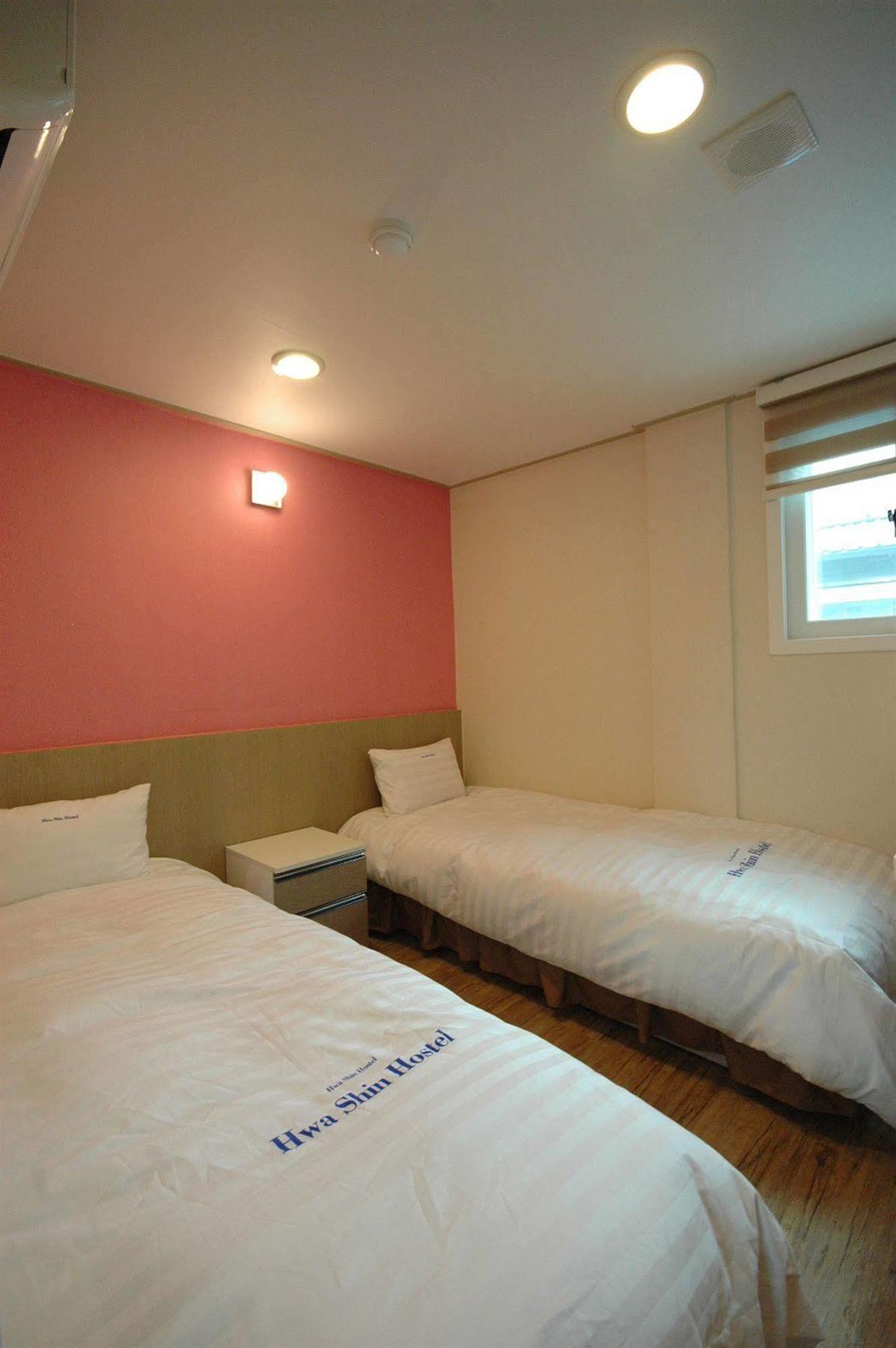 Dongdaemun Hwashin Hostel Seúl Exterior foto